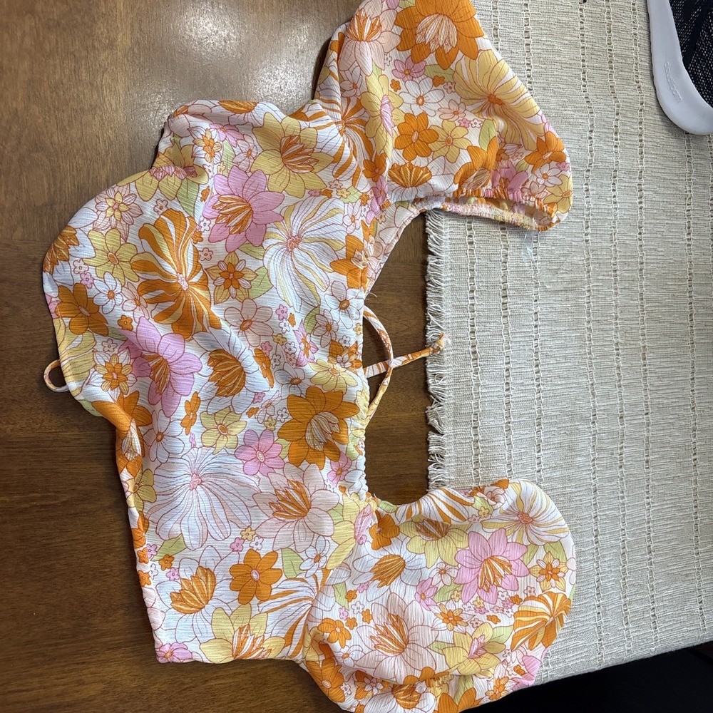 PB Lelis Collection Floral Tie Halter‎ Top
